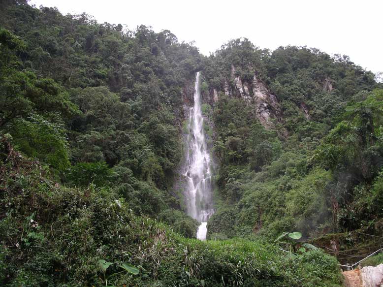 cascada en el Hotel Las termas